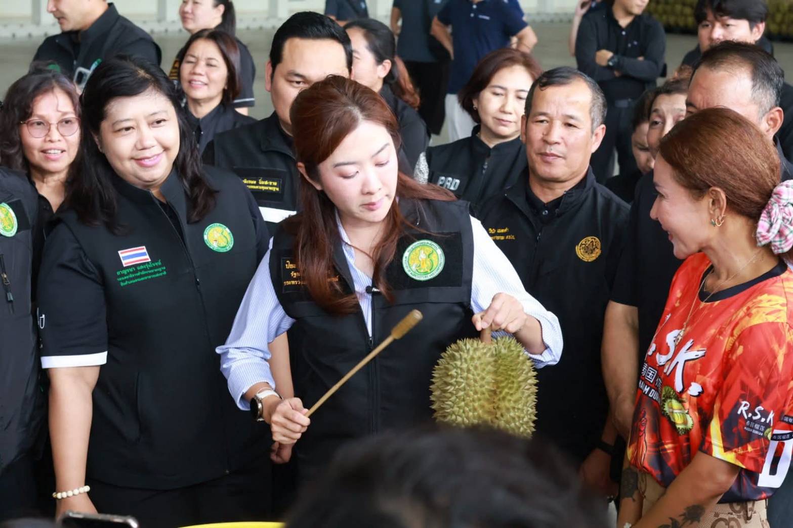 title - ส.ป.ก. ร่วมติดตามรัฐมนตรีช่วยว่าการกระทรวงเกษตรและสหกรณ์ (นางสาวปิยะรัฐชย์ ติยะไพรัช) ลงพื้นที่ตรวจราชการในพื้นที่จังหวัดจันทบุรี
